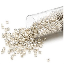 Seed beads, Delica 11/0 sølv 7,5 gram. DB0035V
