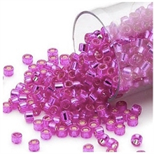 Seed beads, Delica 11/0, silver-lined fuchsia, 7,5 gram. DB1340V