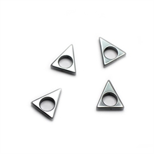 Hæmatit, trekant m. hul, glat, 15,5x17,5mm, 4 stk.